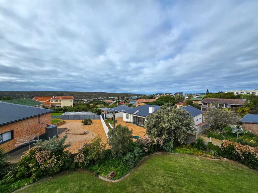 4 Bedroom Property for Sale in Stilbaai Wes Western Cape